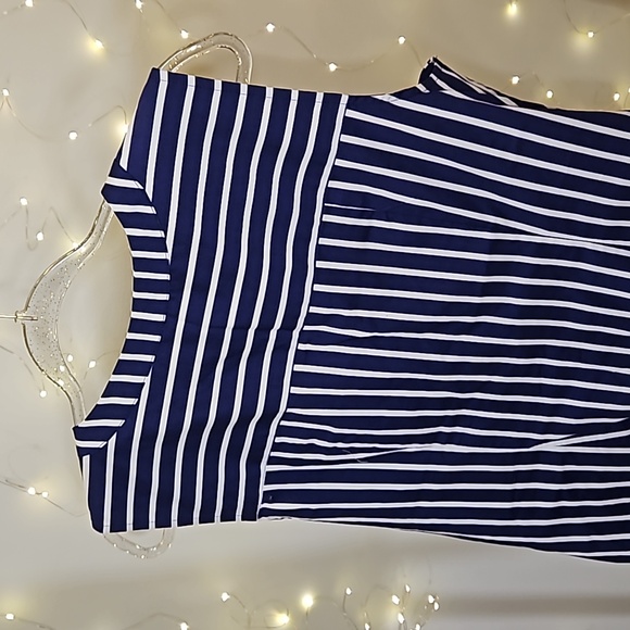 Liz Claiborne Botanical Bliss Top - Picture 6 of 7